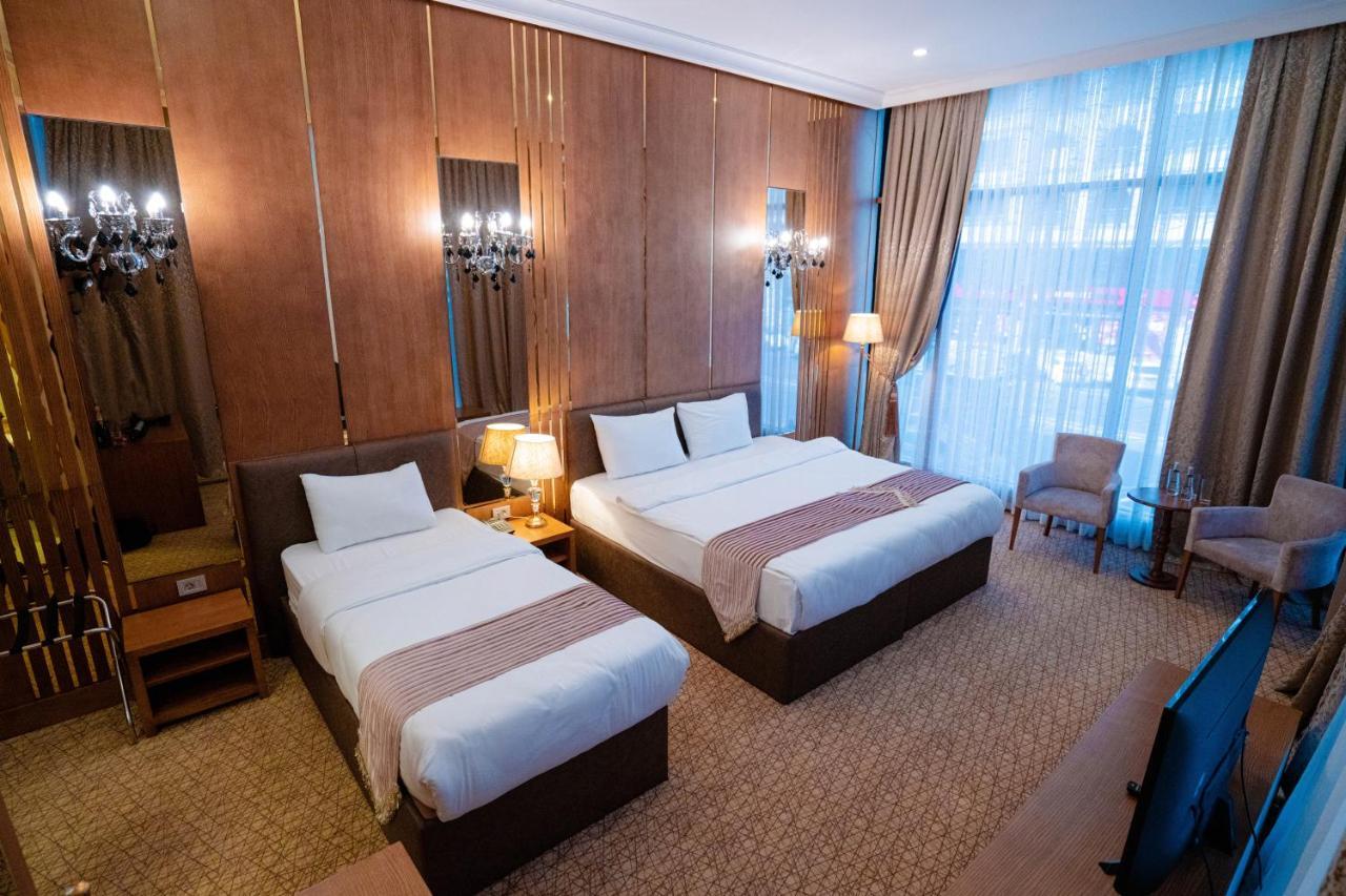 Madison Hotel Bakoe Buitenkant foto