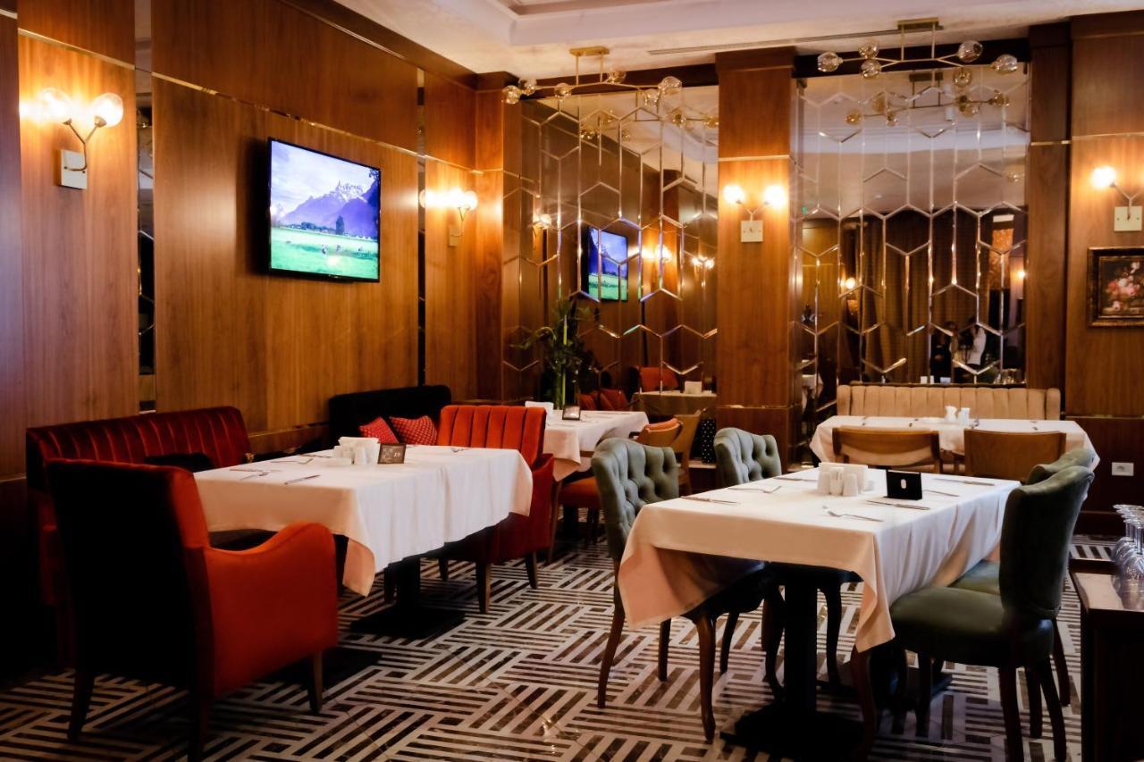 Madison Hotel Bakoe Buitenkant foto