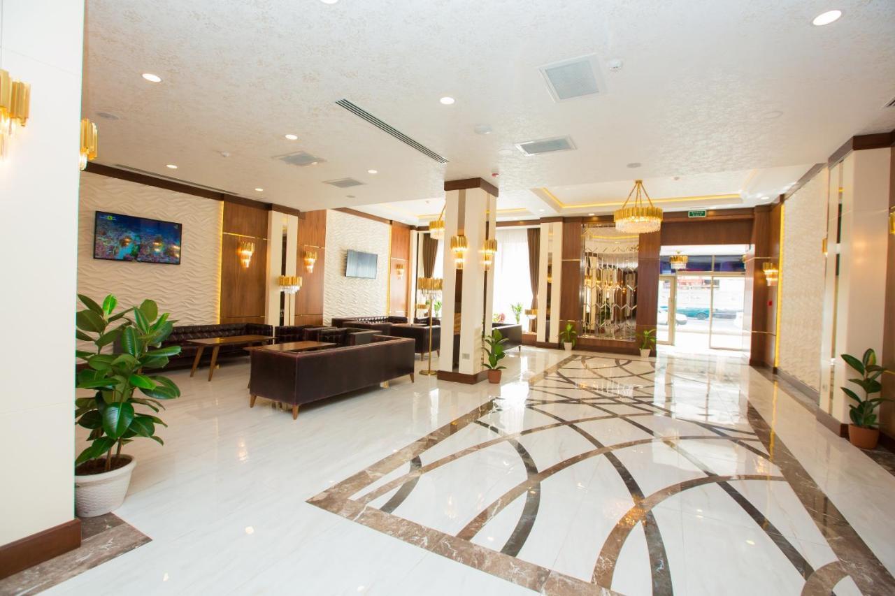 Madison Hotel Bakoe Buitenkant foto