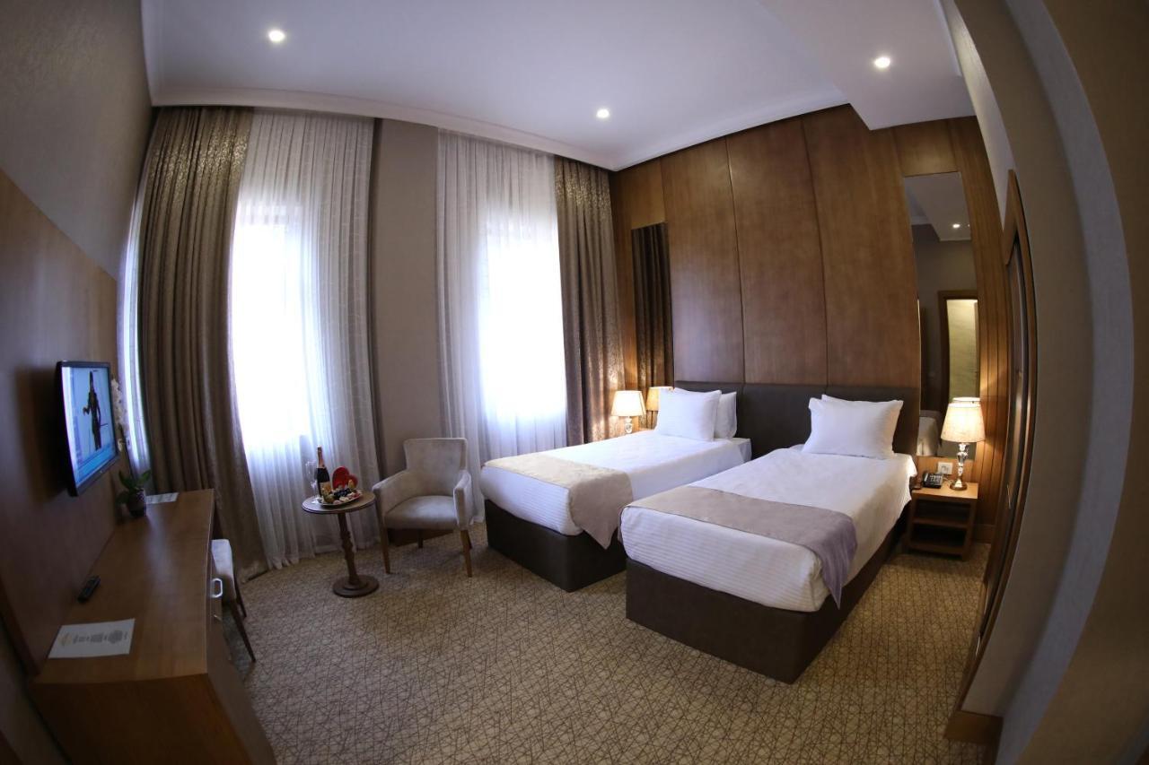 Madison Hotel Bakoe Buitenkant foto